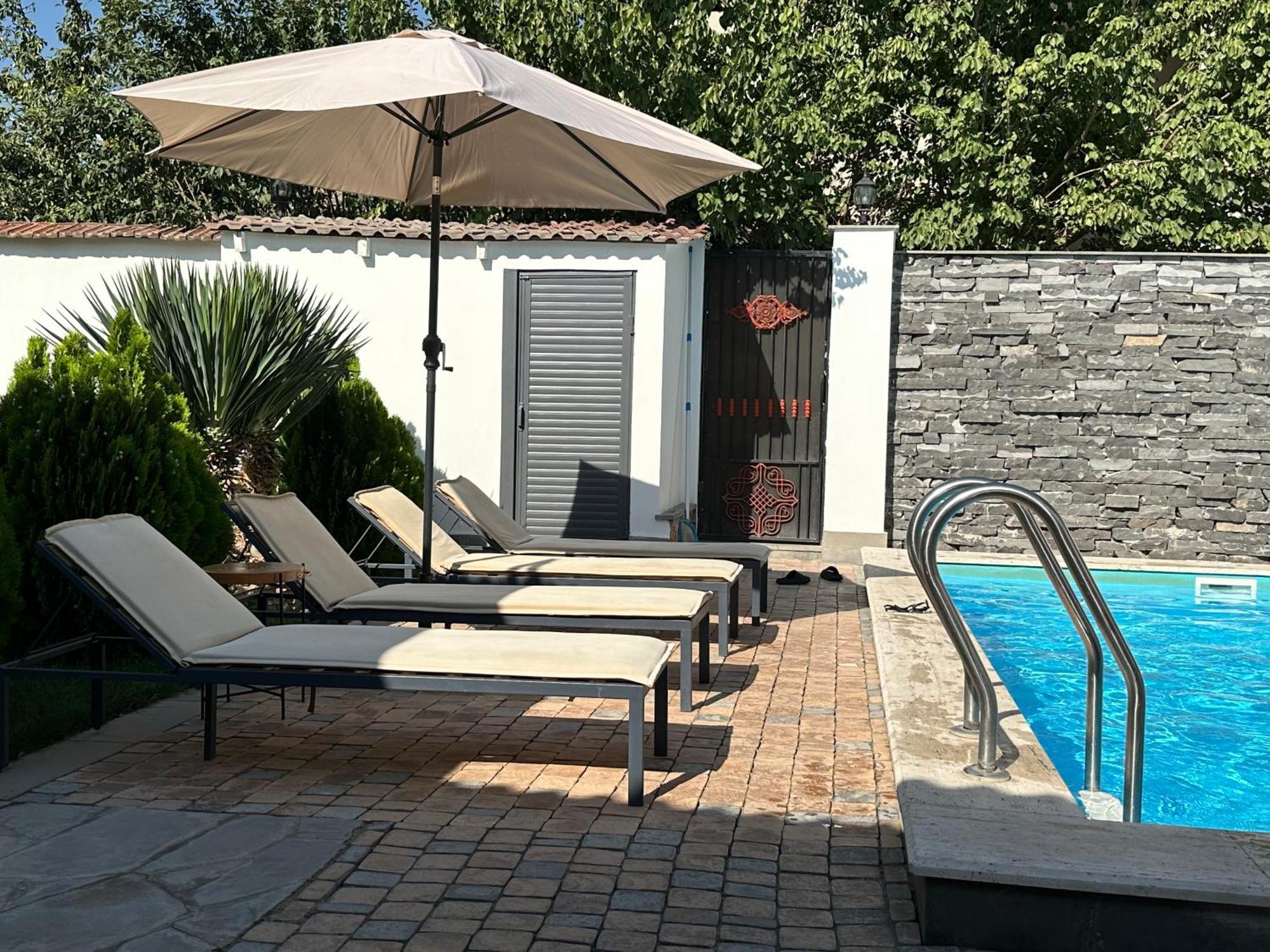 Garden Lounge Hotel 예레반 외부 사진