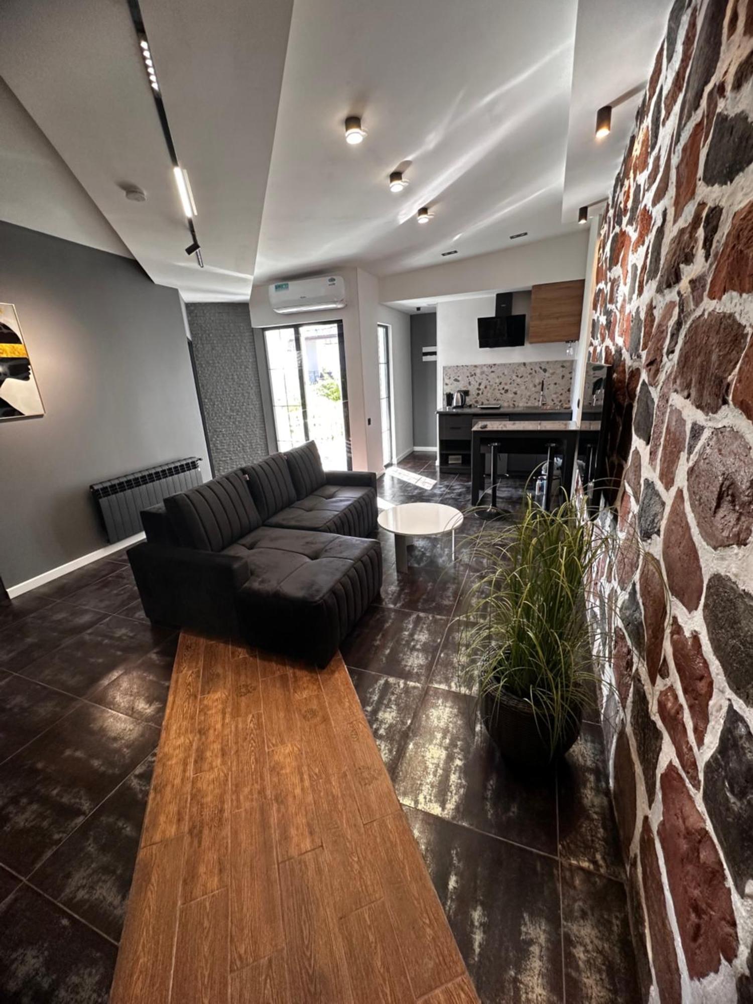 Garden Lounge Hotel 예레반 외부 사진