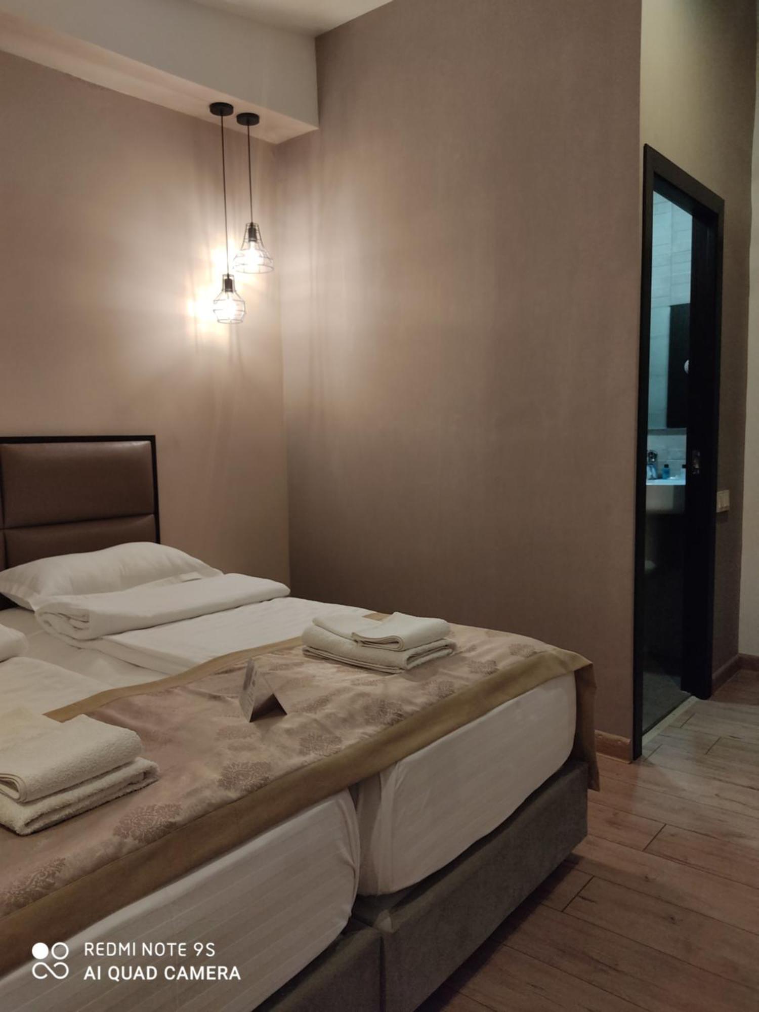 Garden Lounge Hotel 예레반 객실 사진